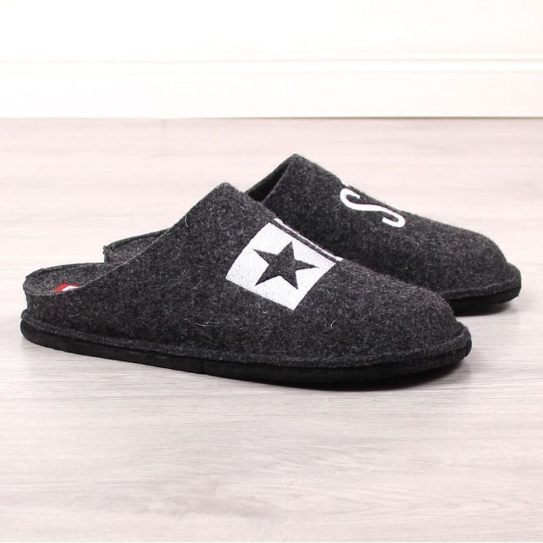 Pantofole da casa realizzate in feltro di lana Big Star INT1804 nero 1