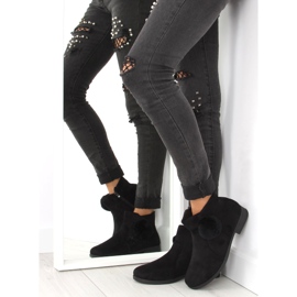 Stivali da donna neri con un pompon X-15 nero 2