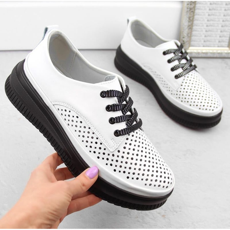Scarpe traforate Artiker W 54C1708 HBH70B bianco 1