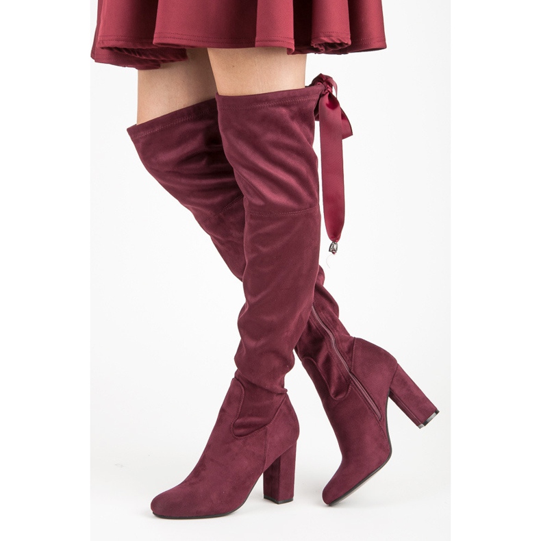 Ideal Shoes Moschettieri marrone rossiccio legati con un nastro rosso 2