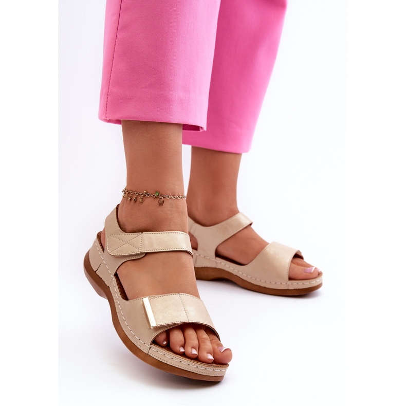Evento Comodi sandali beige con chiusura strappo da donna 2