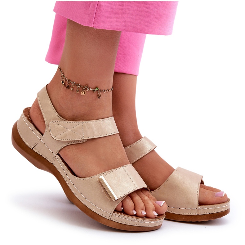 Evento Comodi sandali beige con chiusura strappo da donna 3