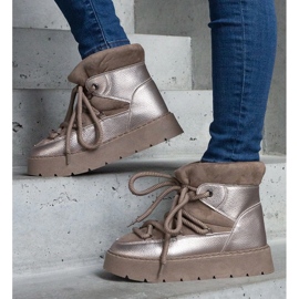 Doposci da donna con plateau beige scuro con fodera in pelliccia 1