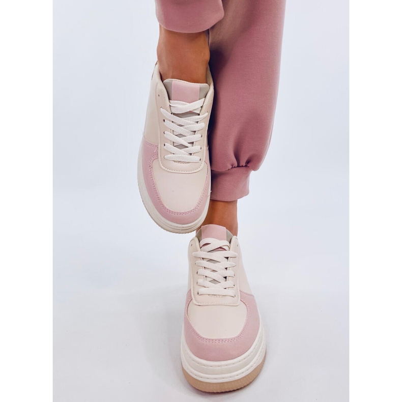 Sneakers sportive da donna rosa sulla piattaforma 1