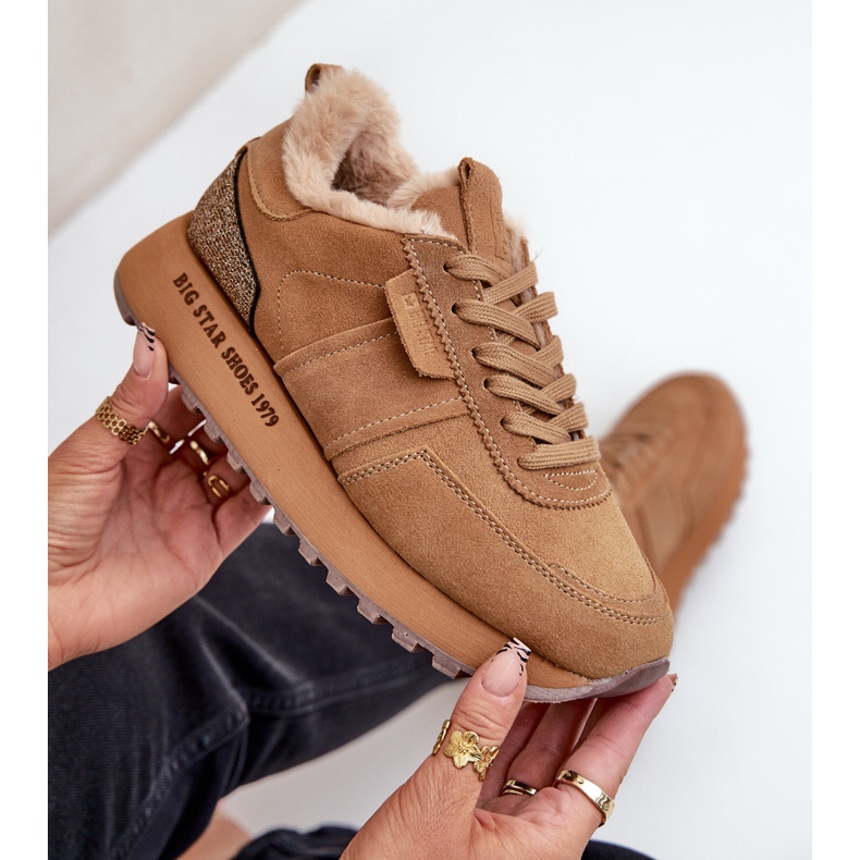 Sneakers da donna in pelle scamosciata con pelliccia ed elemento lucido Big Star OO274578 Sistema Hi-Poly Camel marrone 2
