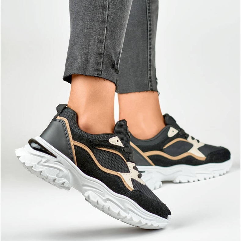 Sneaker da donna con suola spessa, nera 9062-B nero 1