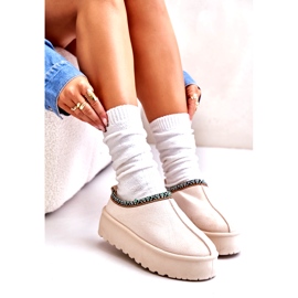 Pantofole da donna sulla piattaforma con ricamo beige leggero 3