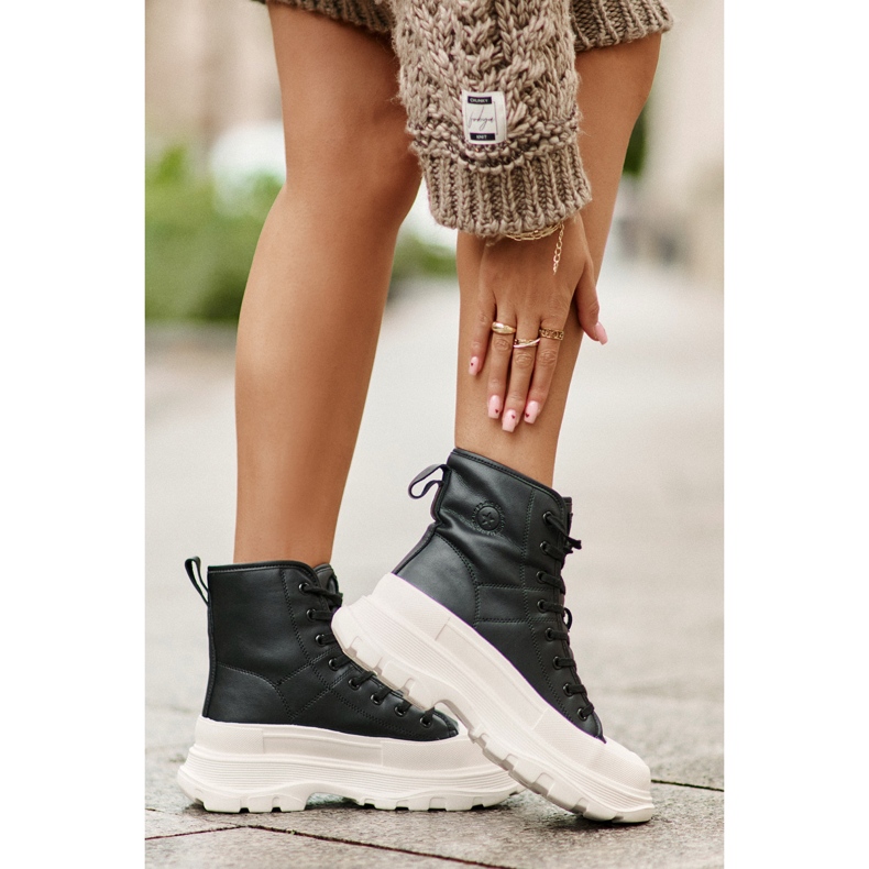 Sneakers isolate in pelle su un'enorme piattaforma Big Star OO274A599 Nero 3