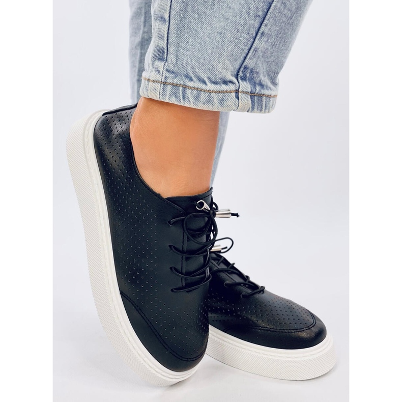 Sneakers traforate in ecopelle, colore nero 2