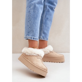 Doposci bassi con pelliccia sulla piattaforma in Eco suede, beige chiaro 2