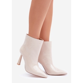 Stivaletti slip-on con tacco alto in vernice, colore beige chiaro 1