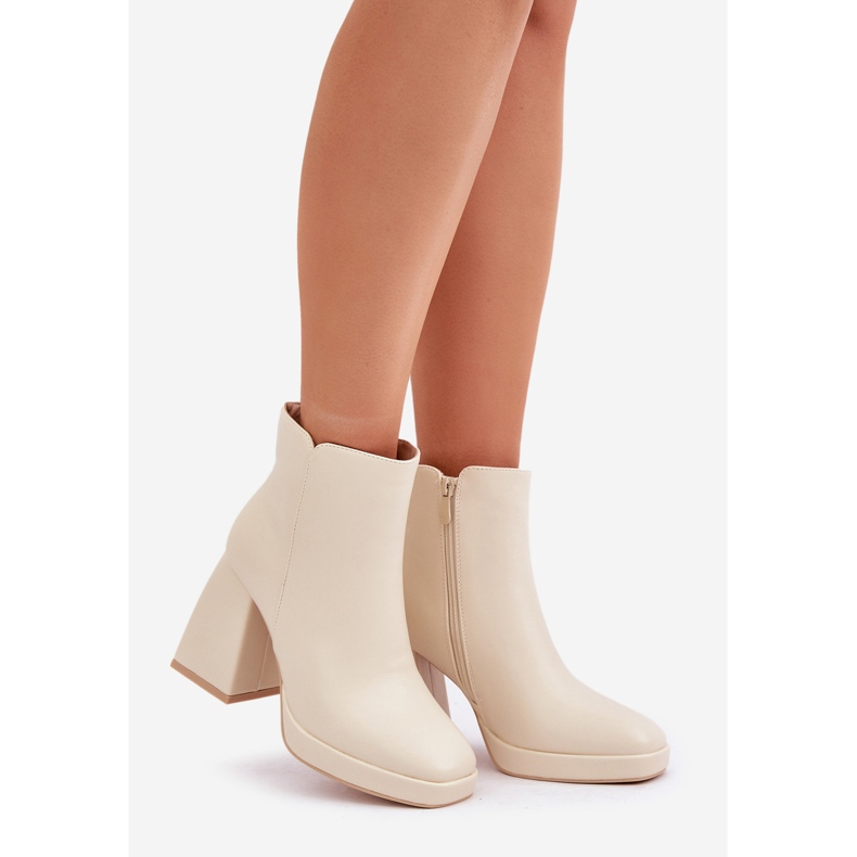 Stivaletti con tacco alto in ecopelle beige chiaro 1