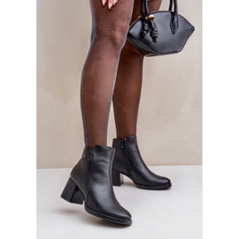 Eleganti stivaletti neri da donna con tacco alto nero 1