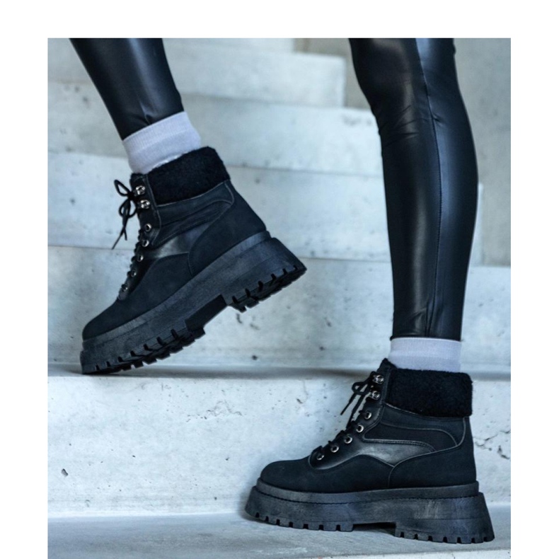 Scarpe da ginnastica nere con suola spessa e pelliccia di Best - Solea nero 1