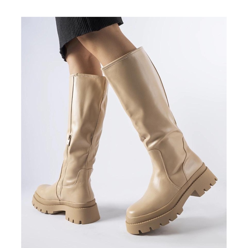 Stivali classici piatti beige di Christien - Solea 1