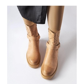 Stivaletti beige traforati con catena di Procopio - Solea 1