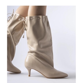 Stivali beige con tacco basso di Deserres - Solea 1