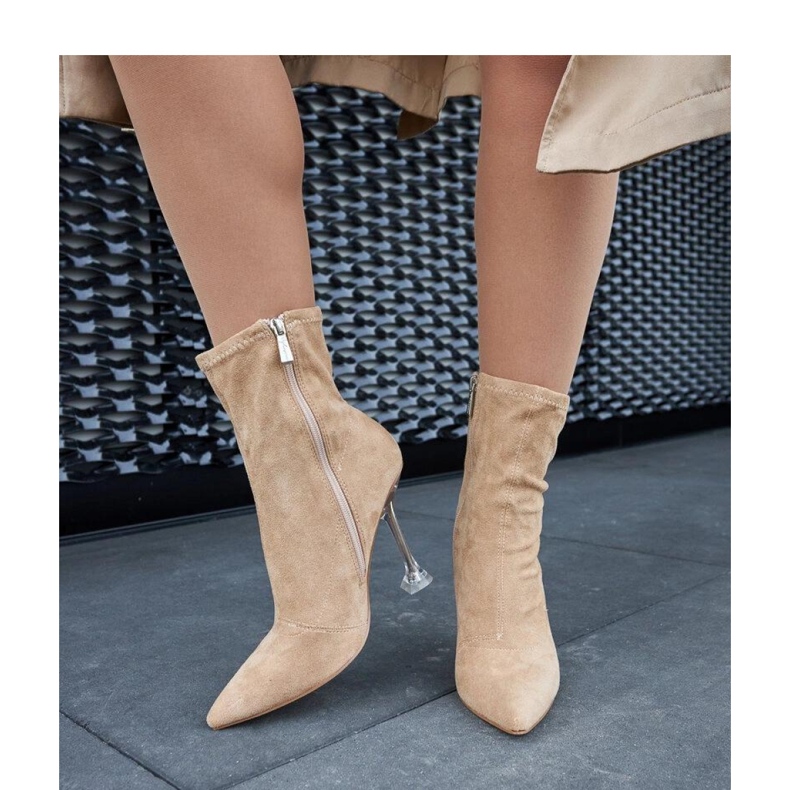 Stivaletti con tacco alto beige scuro 2