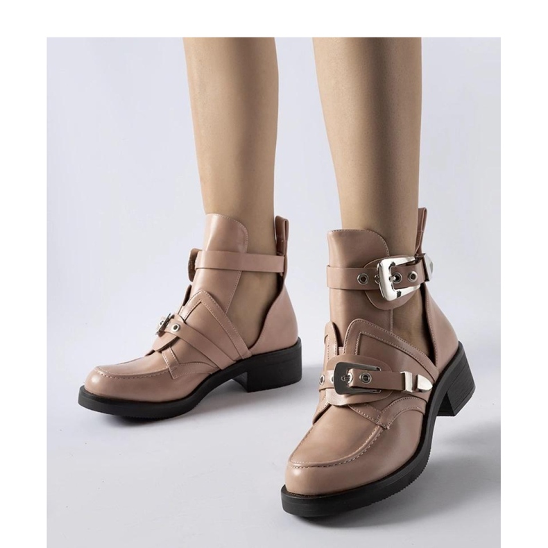 Stivaletti rosa con ritagli 1