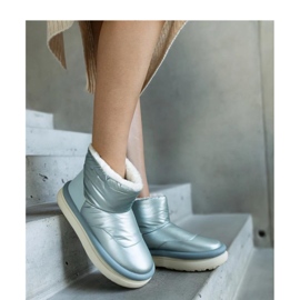 Doposci caldi verde chiaro sulla piattaforma Cores - Solea 2