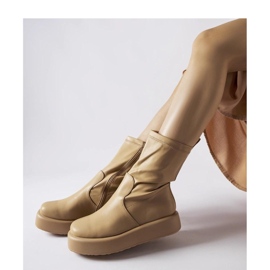 Stivali beige con plateau 1