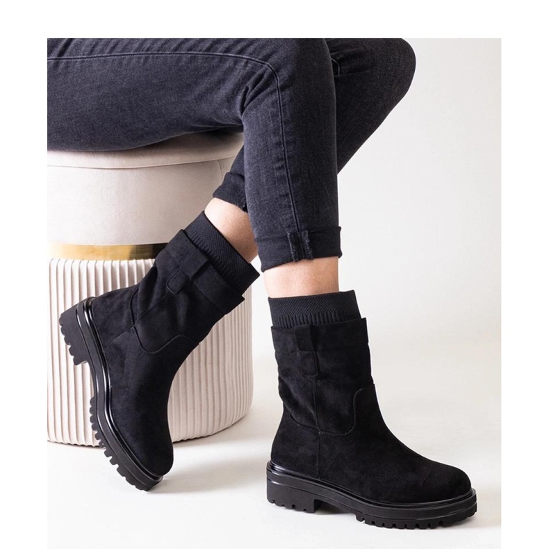 Stivaletti slip-on neri con calzino nero 1