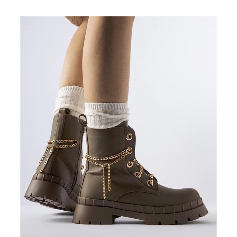 Stivali marroni con catena marrone 2