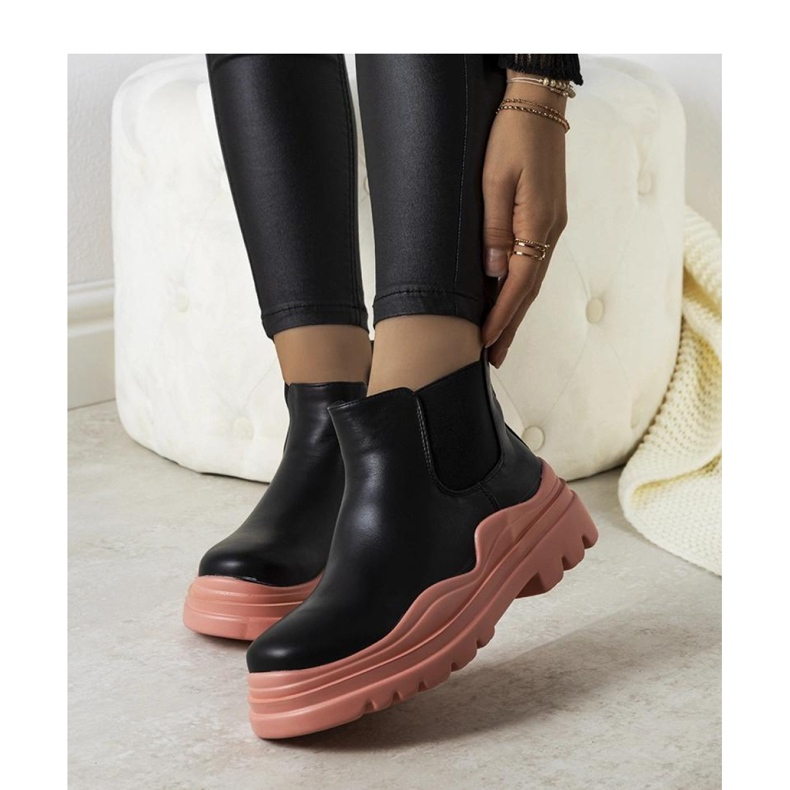 Stivaletti neri su plateau rosa nero 1