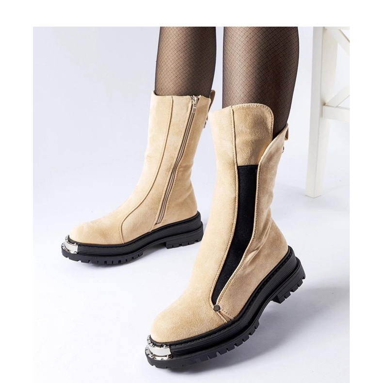 Stivaletti isolanti beige con punta decorativa 1