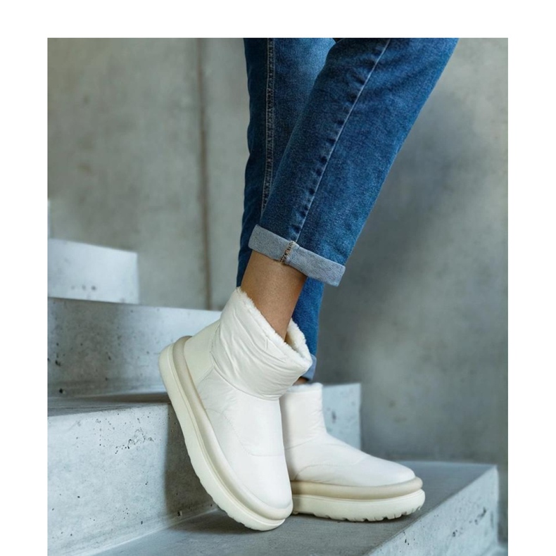 Caldi stivali da neve beige con plateau 1