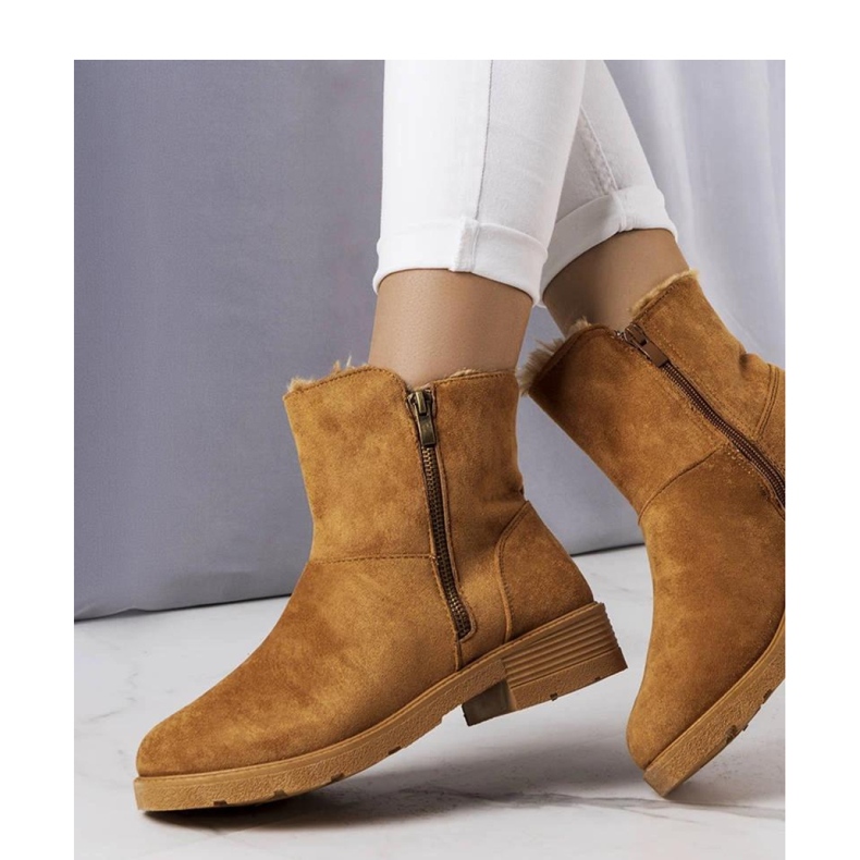 Stivali marroni isolati marrone 1