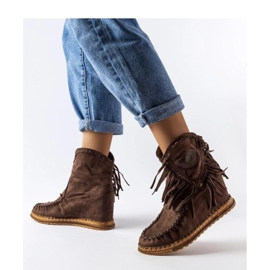 Stivali marroni con zeppa marrone 2