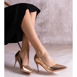 Tacchi a spillo in vernice champagne d'oro 2