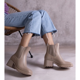 Stivali Wellington beige su tacco alto 2