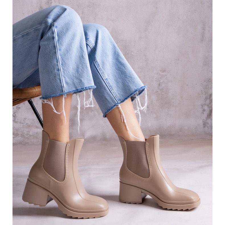 Stivali Wellington beige su tacco alto 1
