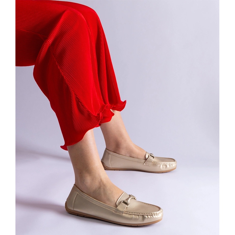 Mocassini classici dorati con eco in pelle metallica d'oro 1