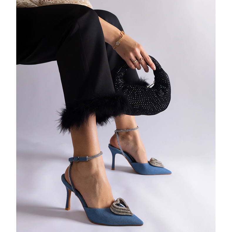 Scarpe col tacco blu con tacco aperto decorato con zirconi 1