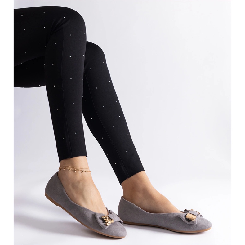 Ballerine grigie decorate con fiocco e spilla grigio 1
