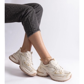 Sneaker beige con suola massiccia 1