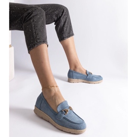 Mocassini da donna blu con eco scamosciata con una catena 1