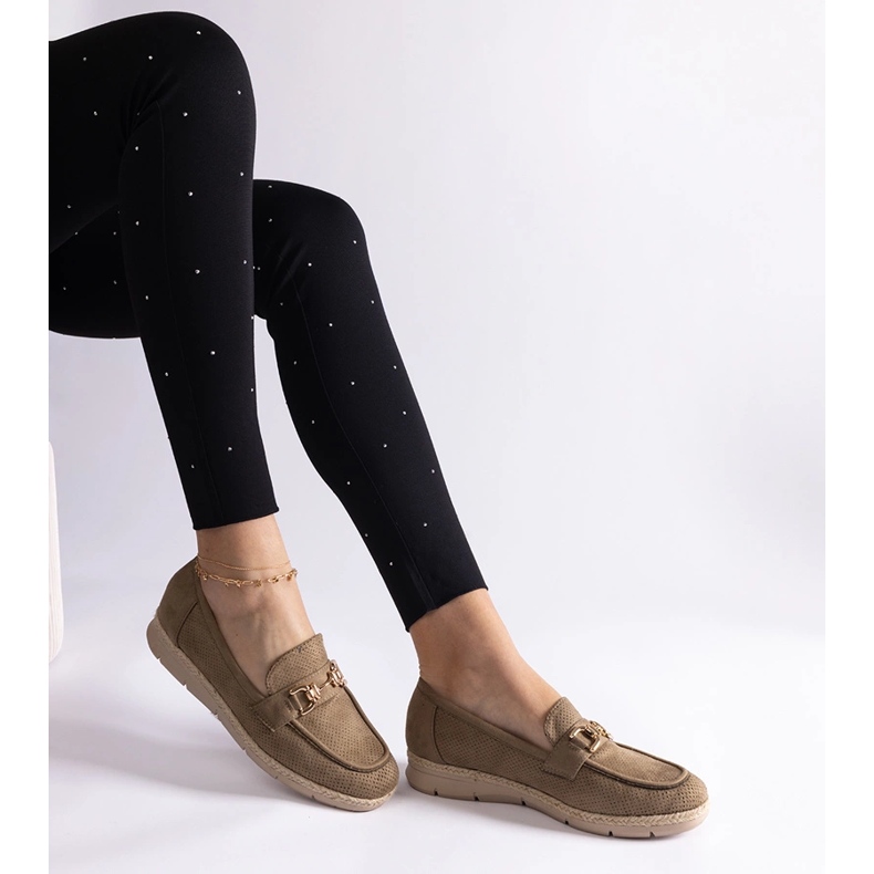 Mocassine femminili verdi con Eco Suede con una catena verde 2