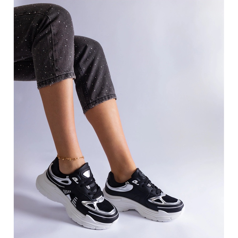 Sneakers da donna nere con inserti argento nero 2
