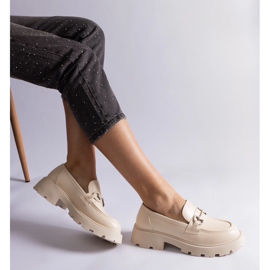 Mocassini in ecopelle beige con decoro oro 1