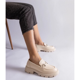 Mocassini in ecopelle beige con decoro oro 2