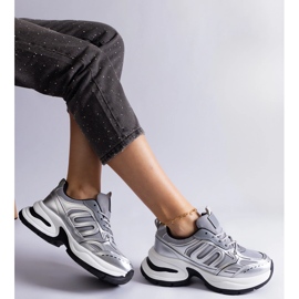 Sneakers sportive da donna color argento 2