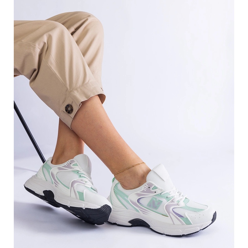 Sneakers sportive classiche bianche e verdi bianca 1