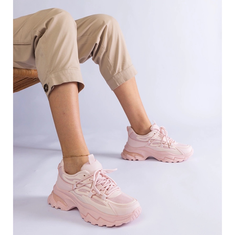 Sneaker sportive rosa con suola massiccia 1