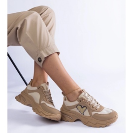 Sneakers marroni con plateau e cuore marrone 1