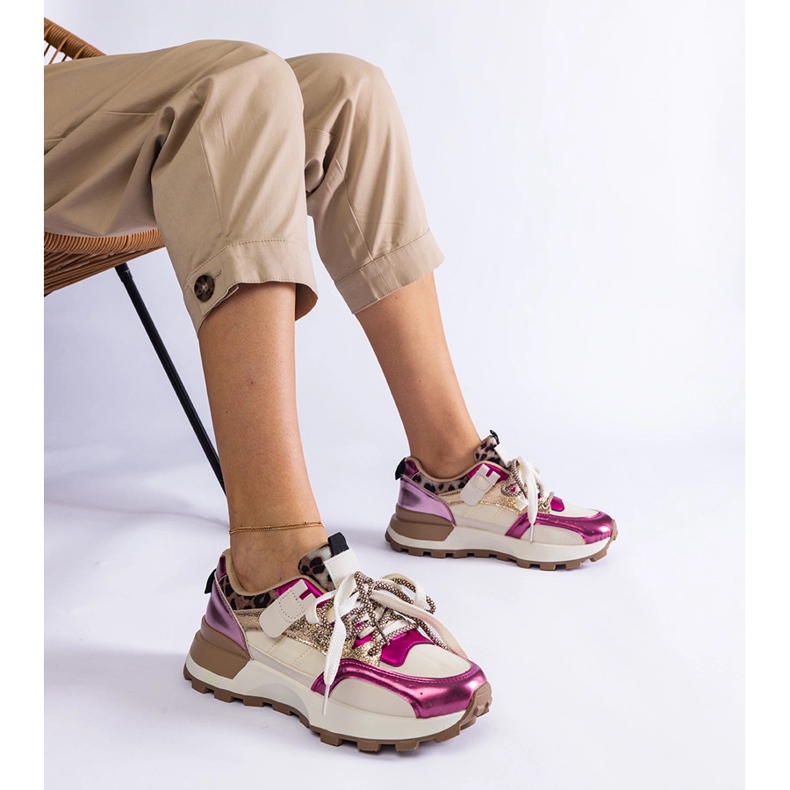 Sneakers rosa decorate con motivo animale 1