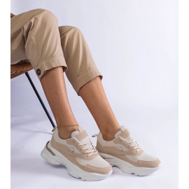 Sneakers beige con suola spessa 1